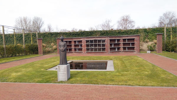 katwijk_begraafplaats-de-blekerij_grafmonumenten_gedenktekens_keuzenkamp-marcelis
