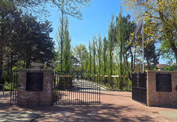 katwijk_duinrust_grafmonumenten_gedenktekens_keuzenkamp-marcelis