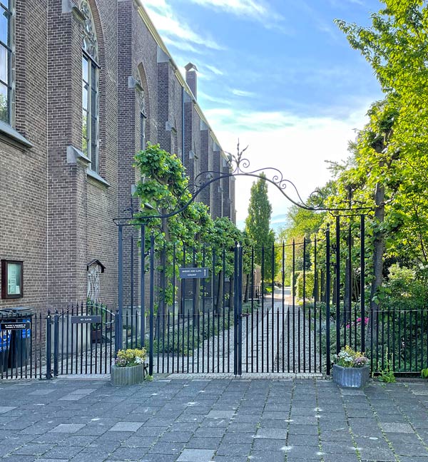 Begraafplaats Ingang Laurentius Voorschoten keuzenkamp-marcelis