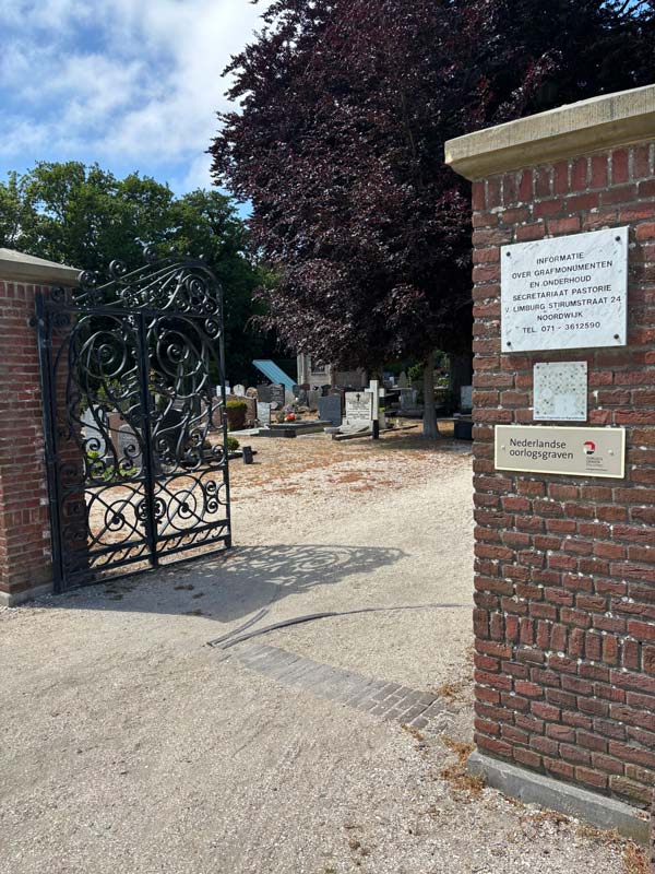 Entree begraafplaats aan de Gooweg Noordwijk keuzenkamp-marcelis