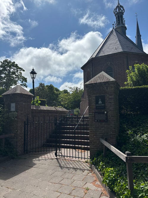 Entree-Hervormde-begraafplaats-Voorhout_Keuzenkamp_Marcelis