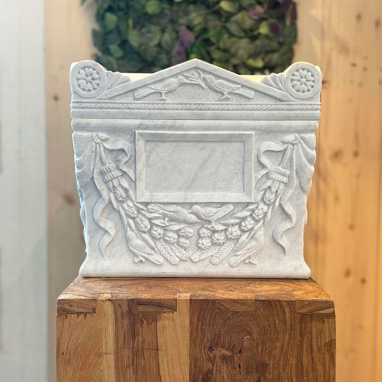 Replica-Romeinse-urn-filiaal-keuzenkamp-marcelis-Katwijk