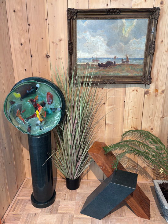 Urnen-uit-onze-toonzaal-in-Katwijk_keuzenkamp-marcelis