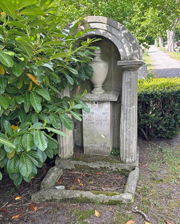 Urnengraf-uit-1925-keuzenkamp-marcelis