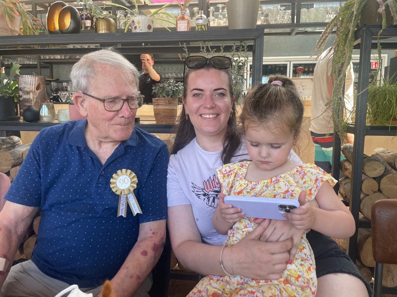 blog-opa-met-mijn-zusje-Silke-en-Lois