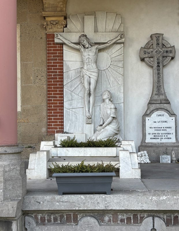 keuzenkamp-marcelis_Sint-Petrusbanden_Den-Haag-Arcade-christus-maria